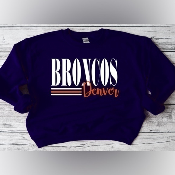 Gildan Tops - Broncos striped crewneck- navy